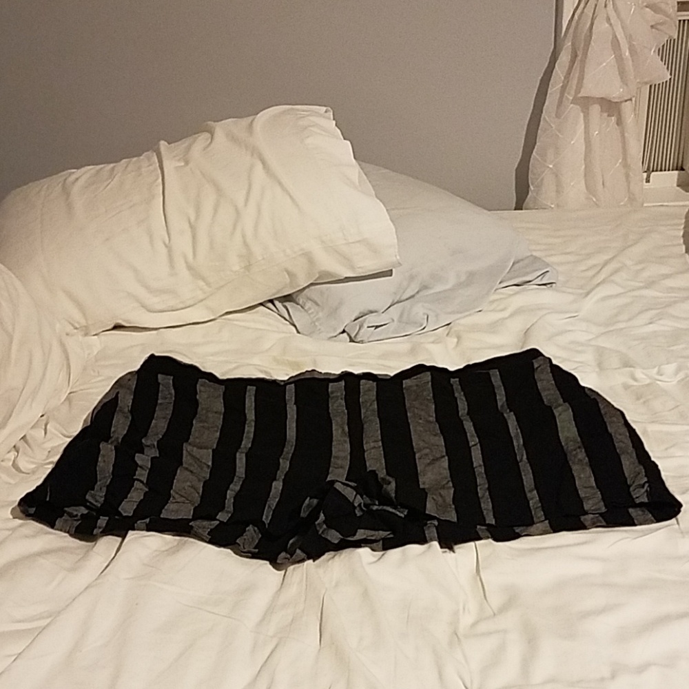 Who What Wear Black and Gray Stripe Shorts